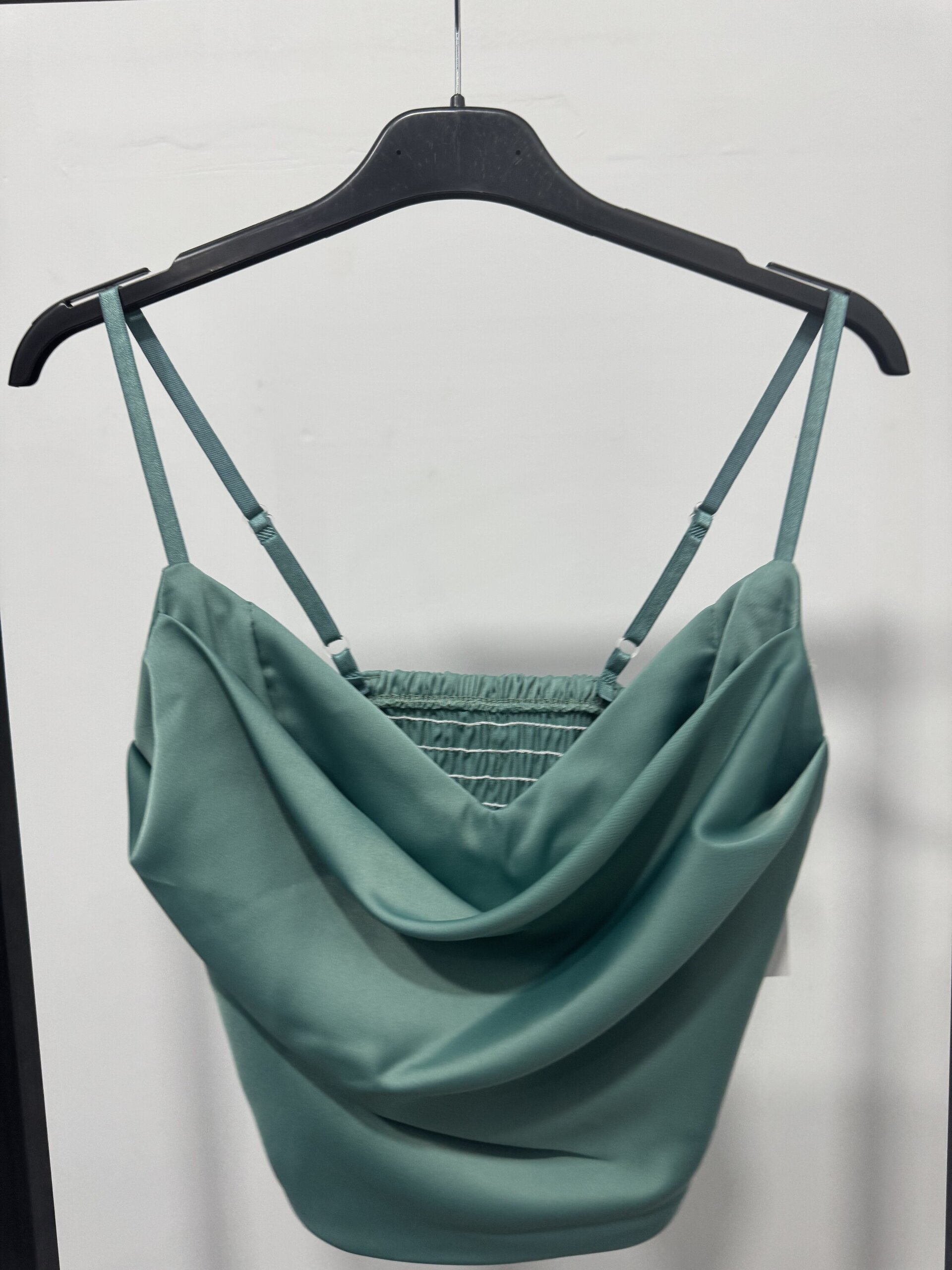 CROPTOP RASO ESCOTE CASCADA - 4